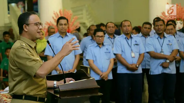 Transjakarta Capai 500 Ribu Penumpang per Hari, Anies - Sandi Sujud Syukur