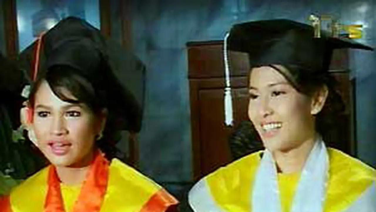 hot250807wisuda-logo1.jpg