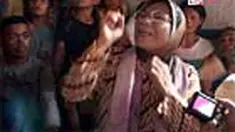 Sudah 10 tahun terakhir, Arsinah menjadi relawan buruh migran. Tak hanya menyelamatkan para TKI yang menjadi korban perdagangan manusian, dia juga memulangkan mereka ke kampung halaman. 