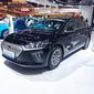 Hyundai Ioniq dipajang ke publik menjelang GIIAS 2021. (Otosia.com/Arendra Pranayaditya)