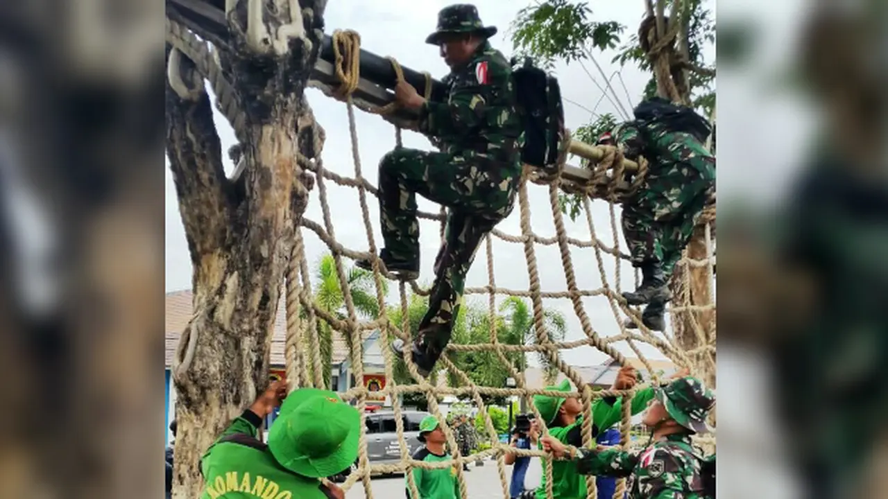 Latihan ketangkasan militer