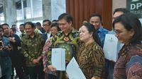 Pemerintah menyerahkan draf RUU Omnibus Law Cipta Kerja di DPR, Rabu (12/2/2020). (Merdeka.com/ Ahda Baihaqi)