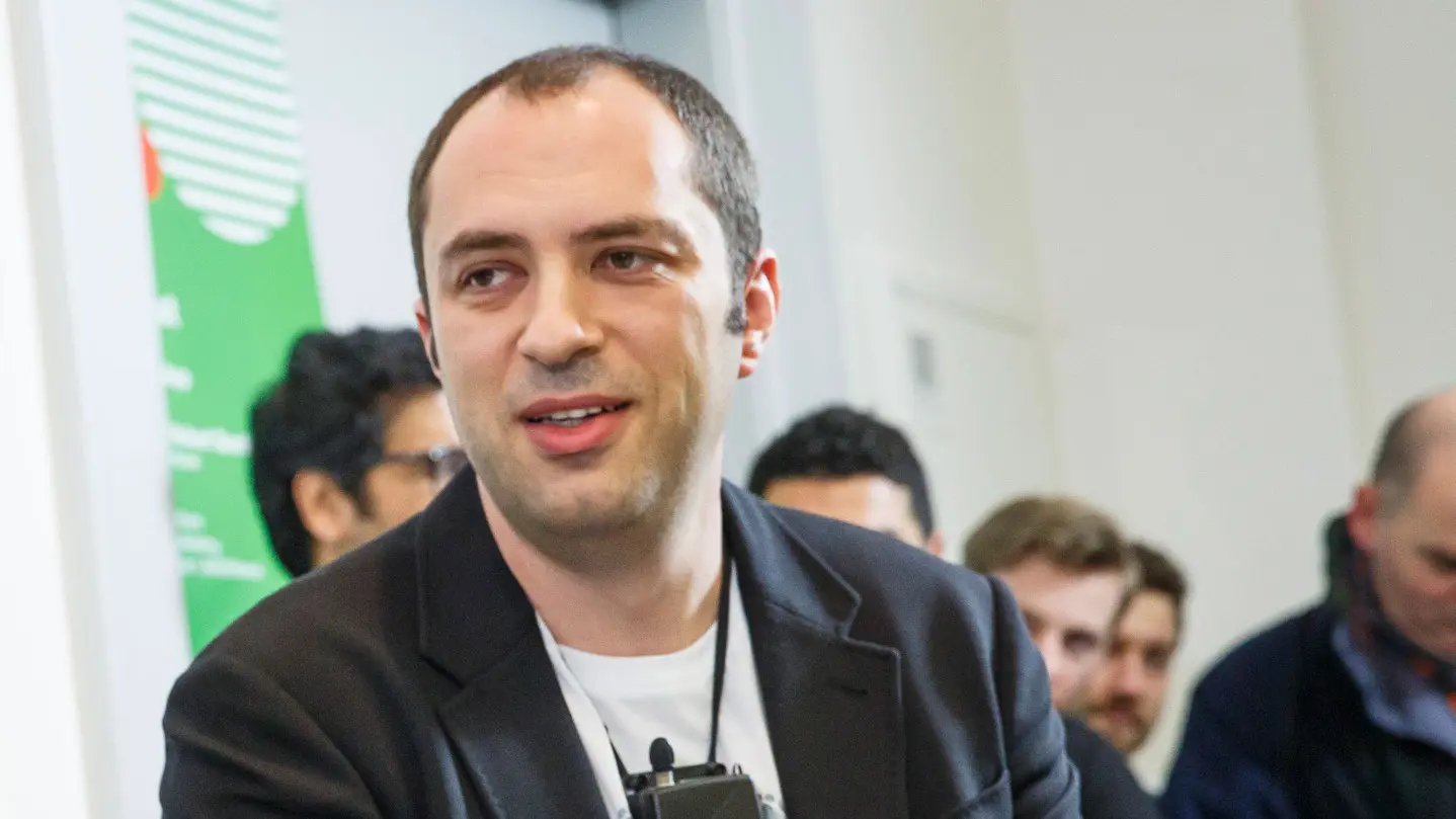 Jan Koum, dari Orang Miskin Hingga Menjadi CEO Whatsapp | via: mashable.com