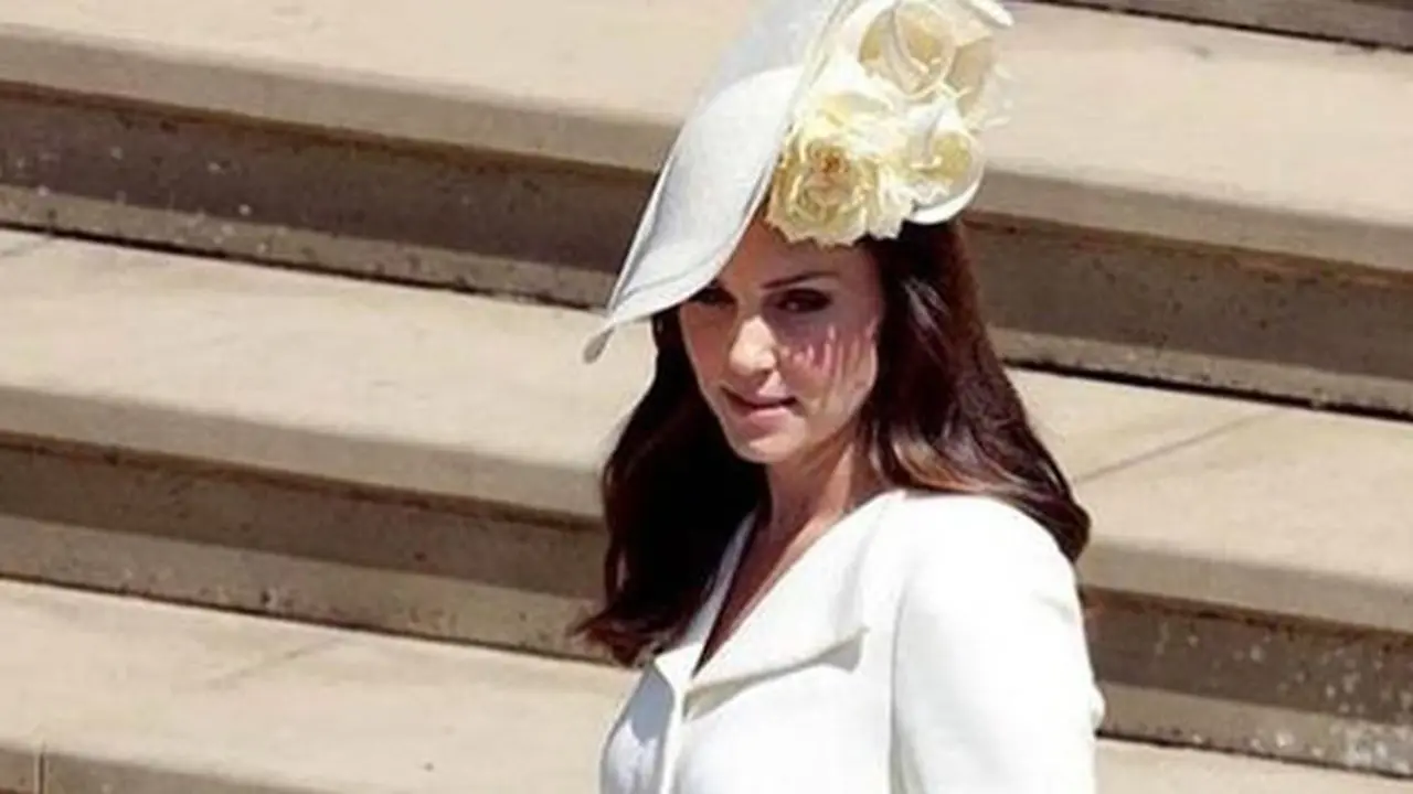 Kate Middleton saat menghadiri royal wedding/copyright instagram/lizi_delli