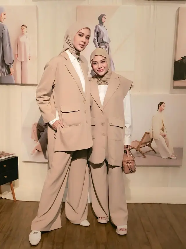 6 Pesona Lady Boss Paula Verhoeven Saat Peluncuran Brand Fashion Miliknya Sendiri, Elegan dengan Blazer
