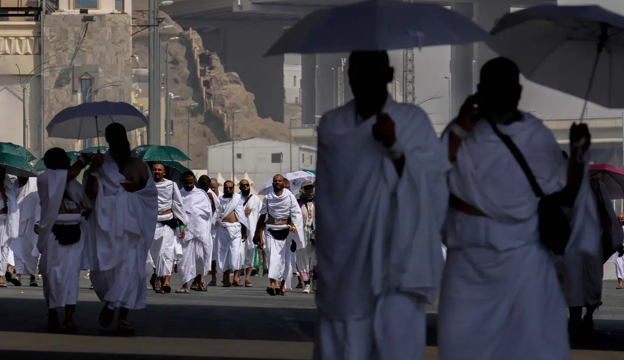 Tarwiyah merupakan salah satu sunnah sebelum puncak ibadah haji wukuf di Padang Arafah. (AP Photo/Rafiq Maqbool)