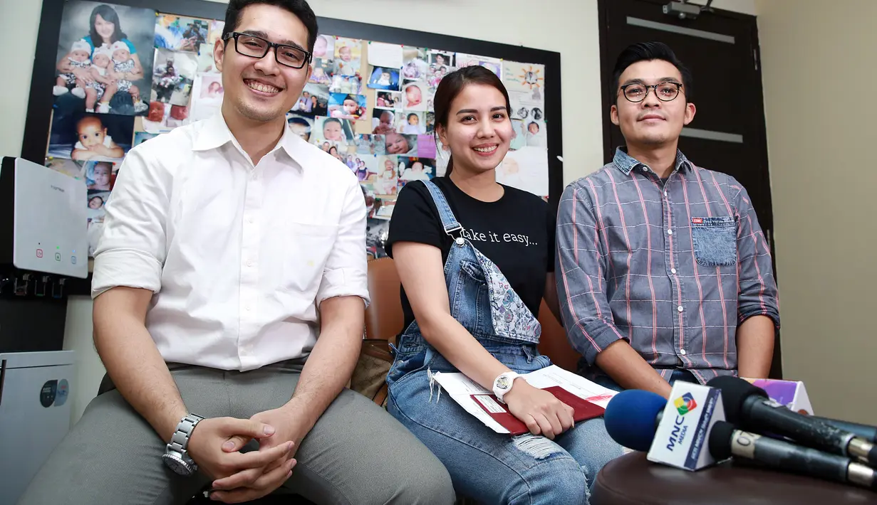 Ditemui di sebuah klinik di kawasan Menteng, Jakarta Pusat, Senin (30/11/2015), Aryando Pradan, dokter yang menangani program bayi tabung Tya menjelaskan tahap-tahap yang dilalui pasiennya itu. (Deki Prayoga/Bintang.com)
