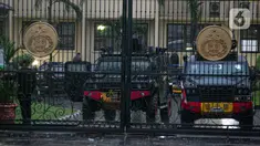 Suasana di sekitar kawasan Mabes Polri Jakarta, Rabu (31/3/2021). Seorang terduga teroris diduga berupaya melakukan penyerangan ke area Mabes Polri hingga aksi baku tembak dengan polisi pun sempat terjadi. (Liputan6.com/Faizal Fanani)