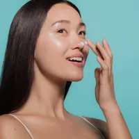 ilustrasi Tips memilih kandungan moisturizer untuk kulit yang berminyak/Jacob Lund/shutterstock