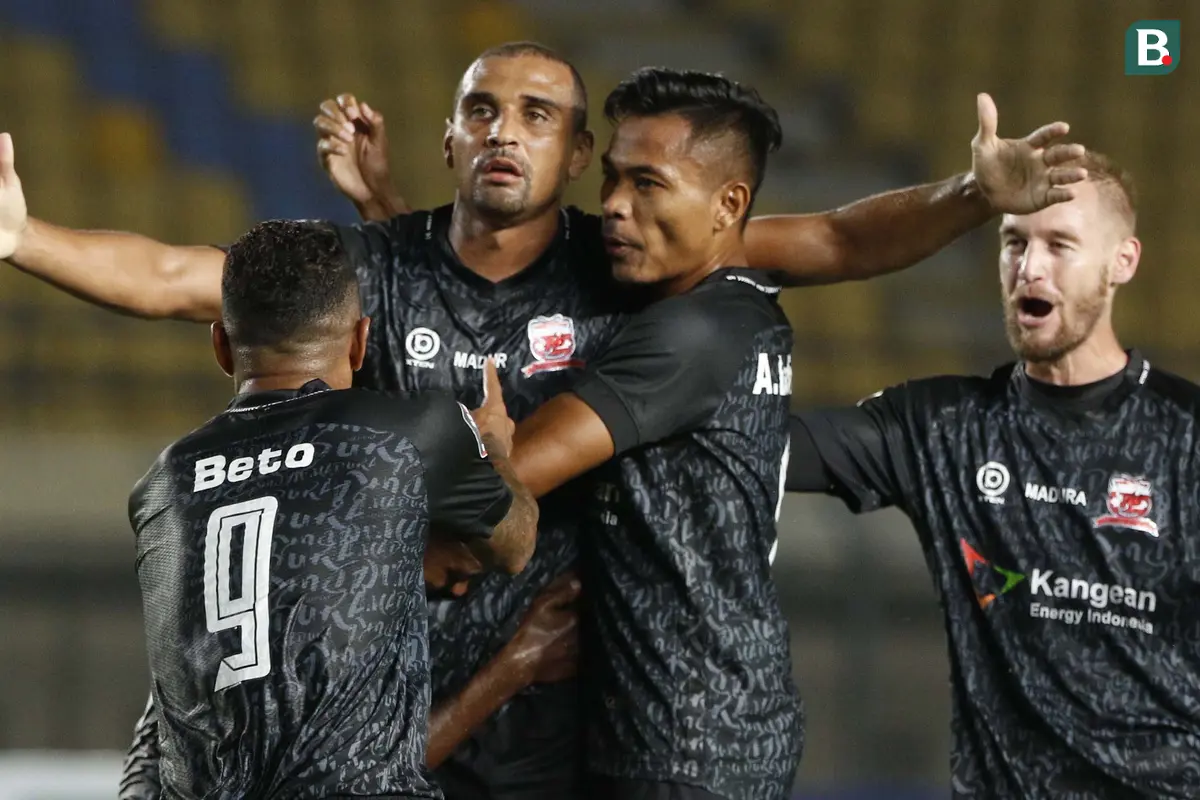 FOTO: Madura United Geser PS Sleman usai Bermain Imbang 1-1 dengan Persela Lamongan - Bruno Da Silva Lopes; Tim Madura United