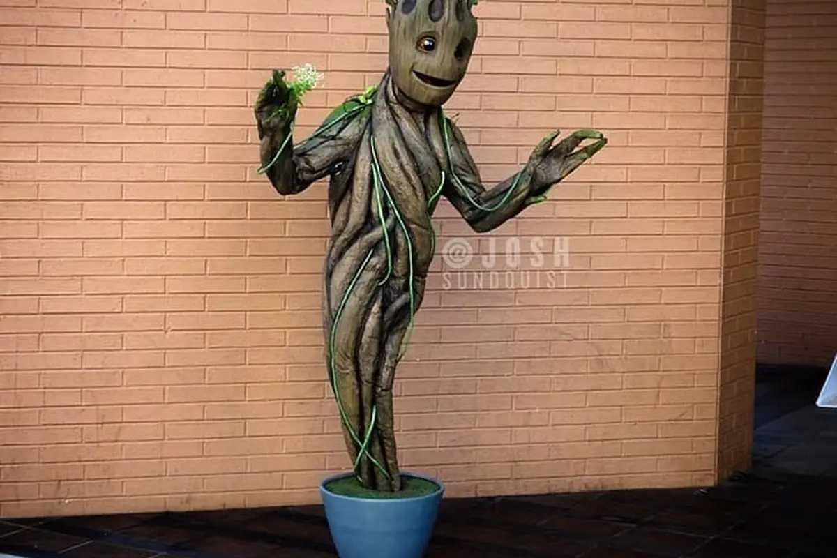 Kehilangan Kaki Akibat Kanker, Pria Ini Berkostum Groot di Pesta Halloween