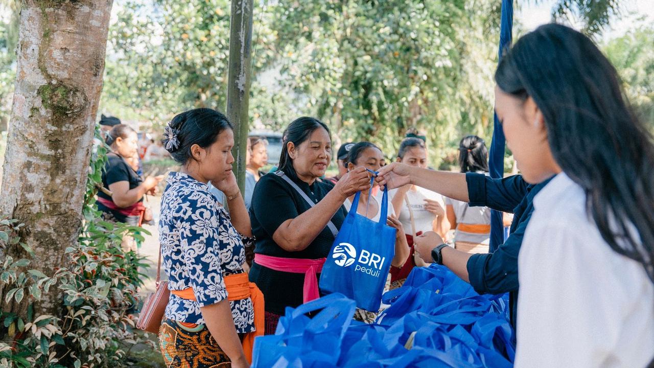 Cerita Warga Bali Terima Sembako dari BRI, Bantu Kebutuhan di Momen Hari Raya Nyepi
