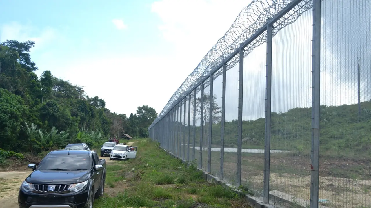 Pembangunan Lapas “High Risk” Karanganyar, Nusakambangan terus dikebut agar selesai di tahun 2018 dan operasional 2019. (Foto: Liputan6.com/Muhamad Ridlo)
