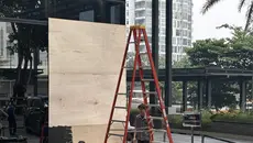Kasus BYD Tabrak Kaca Gedung SCBD Berakhir Damai
