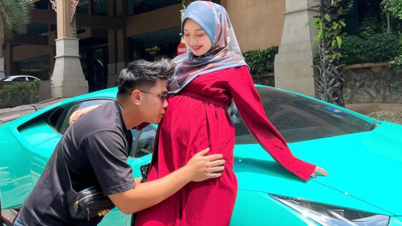 Wanita Ini Belikan Suaminya Lamborghini, Hadiah Merawatnya Sehabis Melahirkan