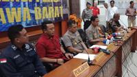 Kabid Humas Polda Jabar Komisaris Besar Saptono Erlangga memberikan keterangan hasil penyelidikan kematian Lina Jubaedah di Mapolrestabes Bandung, Jumat (31/1/2020). (Liputan6.com/Huyogo Simbolon)