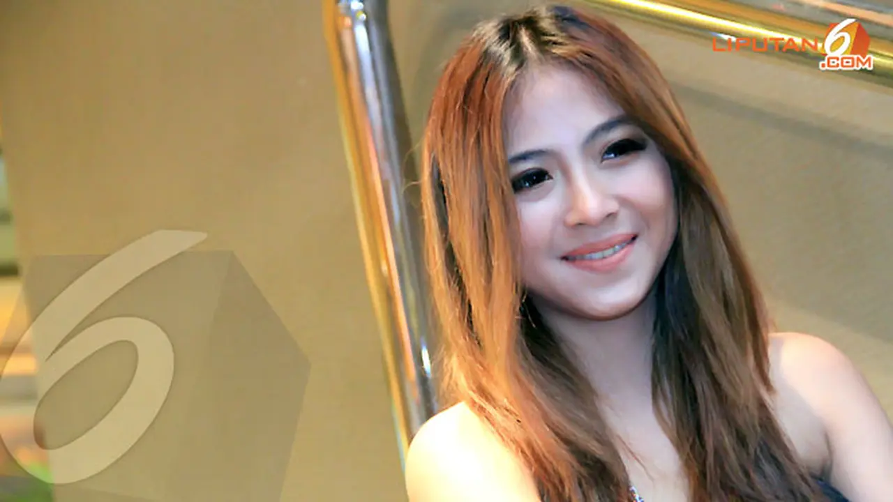 nadia-vega-menikah-130527b.jpg