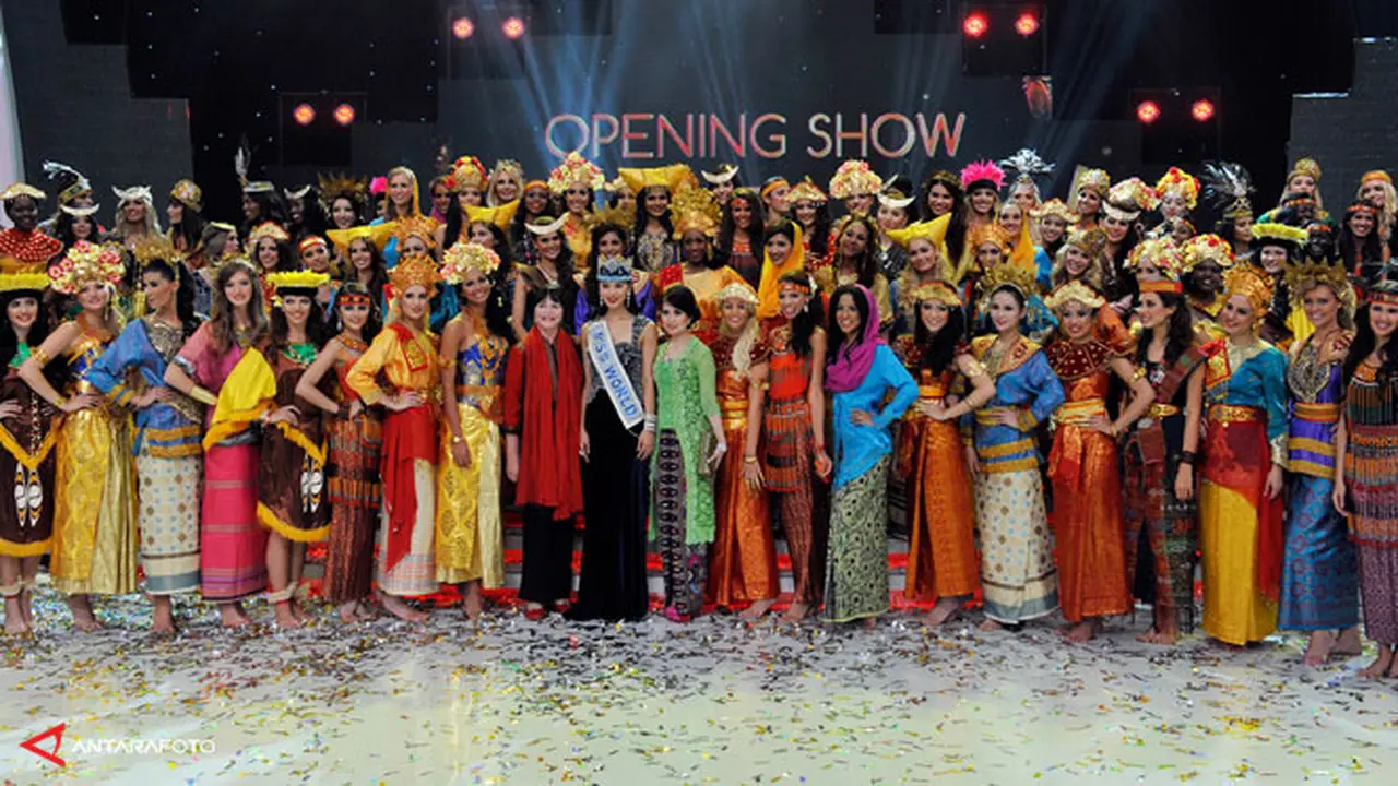 opening-miss-world-130910b.jpg