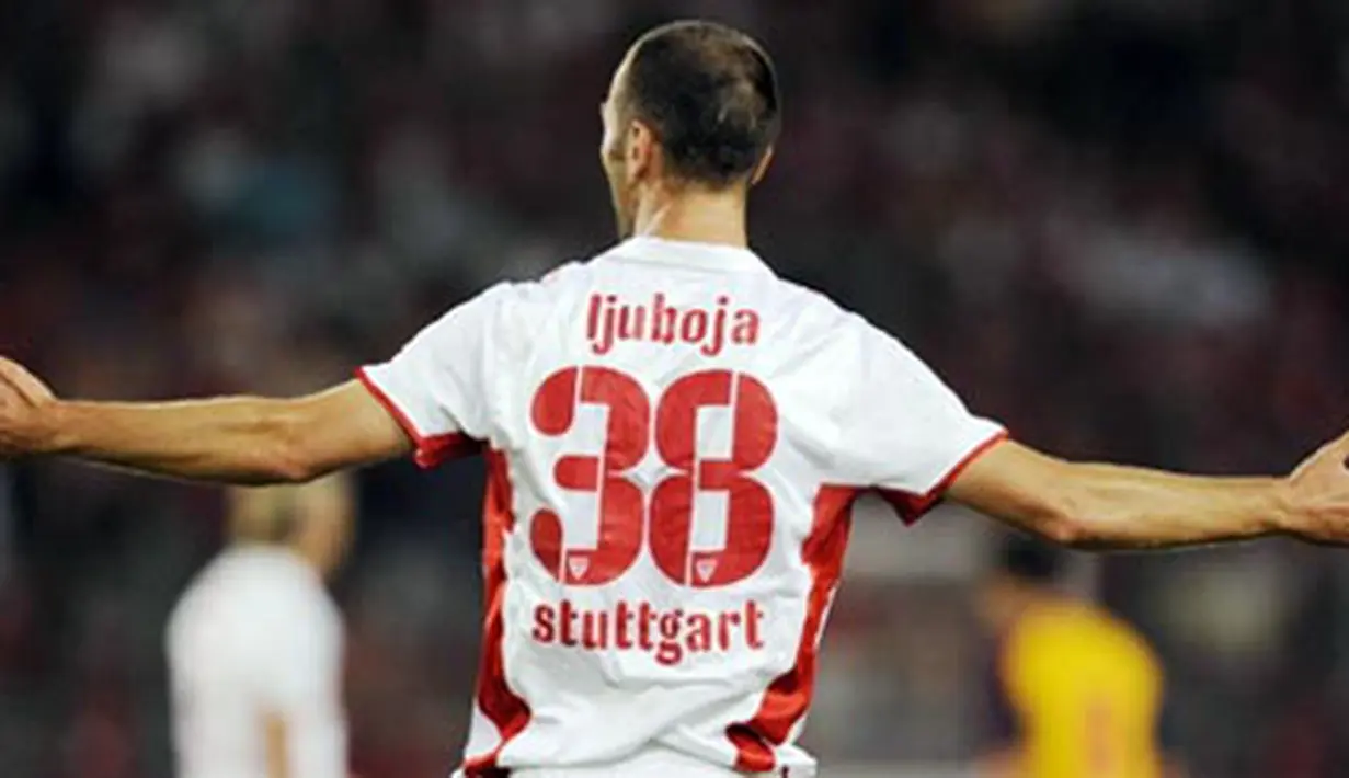 Stuttgart's Serbian striker Danijel Ljuboja gestures during the friendly football match VfB Stuttgart vs Arsenal at the Mercedes-Benz Arena in Stuttgart on July 30, 2008. AFP PHOTO DDP / OLIVER LANG