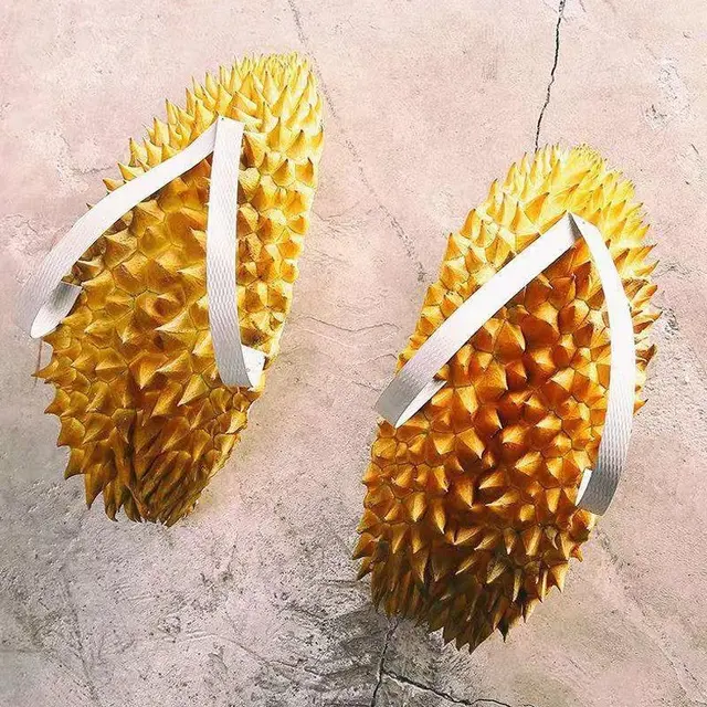 6 Sandal Jepit dari Kulit Durian Ini Bakal Bikin Kakimu Sakit, Berani Coba?