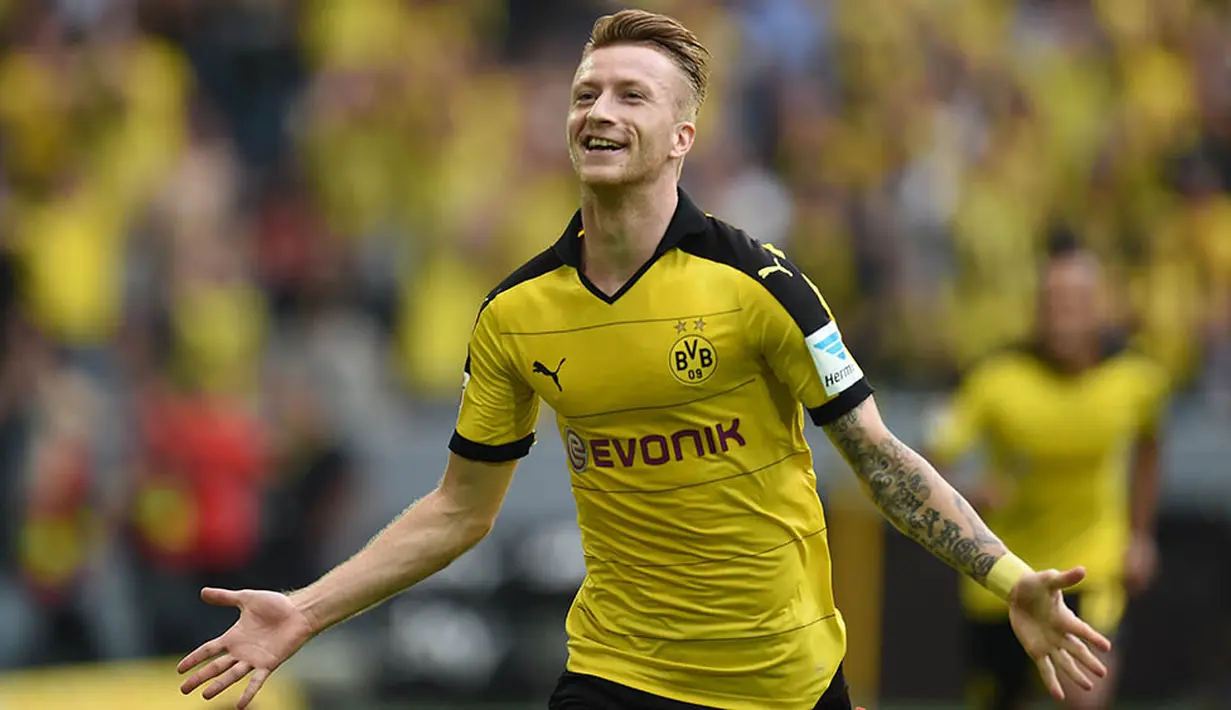 1. Marco Reus - Gelandang asal Jerman ini menjadi salah satu kunci keberhasilan Klopp menukangi Dortmund. Kehadirannya bisa menjadi duet bagi Philippe Coutinho di lini tengah The Reds. (AFP/Patrik Stollarz)
