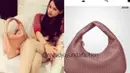 Maudy terlihat memesona saat mengenakana tas merek Bottega Veneta. Tas warna cokelat ini berharga Rp 28 juta. (Foto: instagram.com/maudyayunda.fashion)