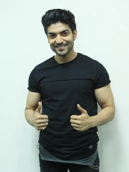 Pertama kali menginjakkan kakinya di Indonesia, ia merasakan nyaman selain di negaranya sendiri. Selama tujuh hari Gurmeet berada di Indonesia untuk menjadi bintang tamu acara pesbukers. (Bambang E. Ros/Bintang.com)