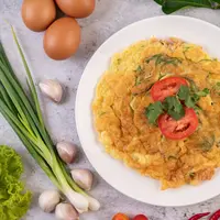 ilustrasi omelet bihun/copyright freepik.com/jcomp
