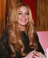 Bukan hal yang baru ketika Lindsay Lohan hadir dengan kabar yang menandakan dirinya sebagai seorang mualaf. Sempat muncul pemberitaan Lindsay sedang difoto sambil membawa Al-Quran pada beberapa waktu silam. (AFP/Bintang.com)