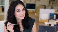 Luna Maya Buka Peluang Bisnis Martabak