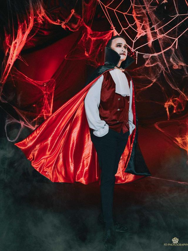 7 Gaya Pemotretan Keluarga Ruben Onsu Bertema Halloween, Curi Perhatian
