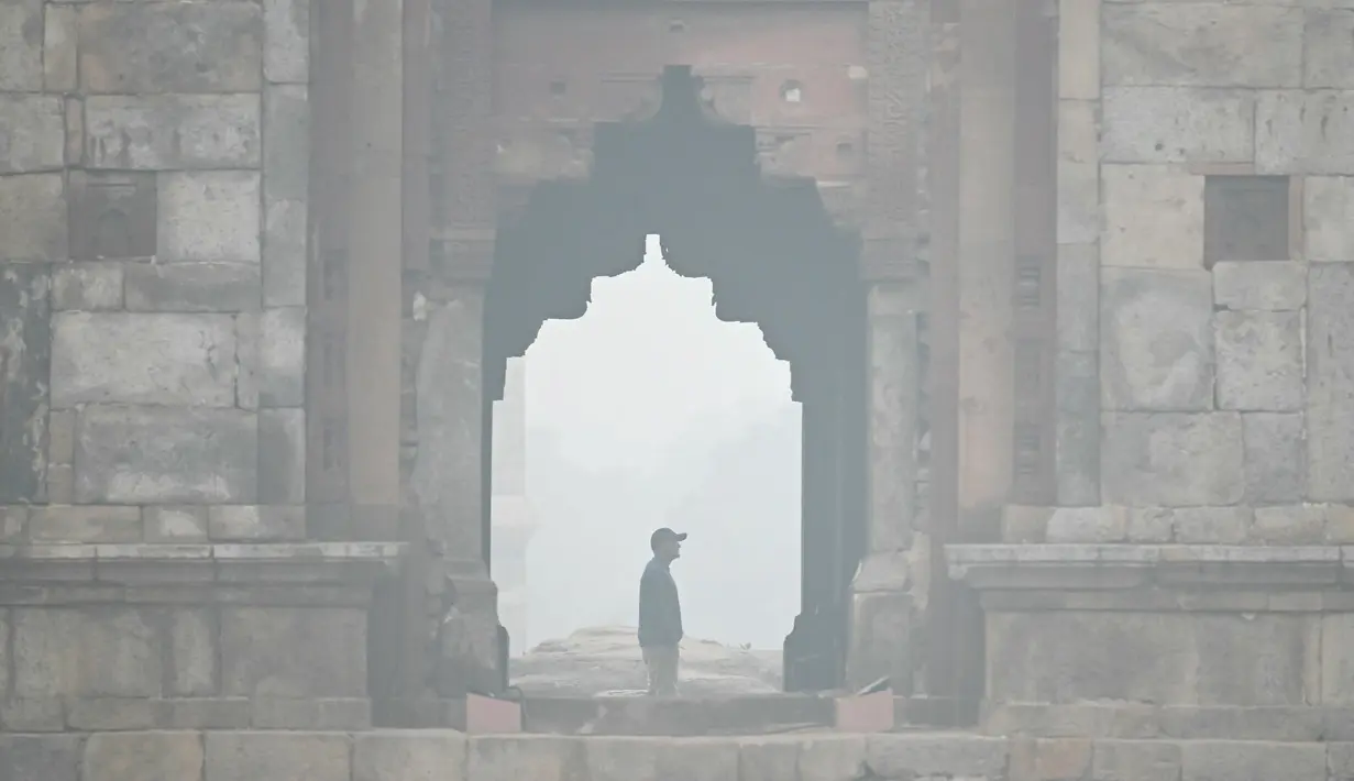 Otoritas Ibu kota India, New Delhi, mengalihkan sekolah-sekolah ke kelas daring pada tanggal 18 November hingga pemberitahuan lebih lanjut. (Money SHARMA/AFP)