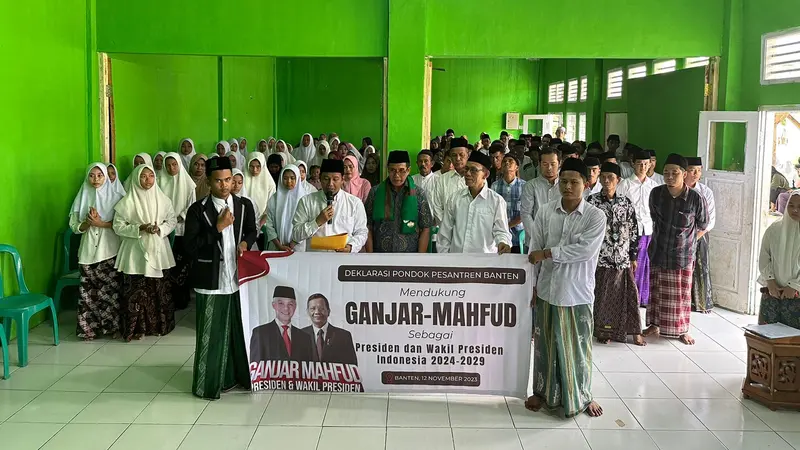 Sejumlah pondok pesantren (ponpes) di Banten mendeklarasikan dukungan dan pemenangan terhadap bakal calon presiden (capres) Ganjar Pranowo dan bakal calon wakil presiden (cawapres) Mahfud Md.