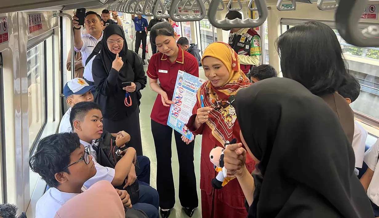 Sebanyak 50 murid penyandang disabilitas mengikuti edukasi kesehatan gigi dan praktik menyikat gigi di LRT Jabodebek rute Stasiun Halim–Stasiun Jatimulya, Selasa (28/7/2026). (Istimewa)