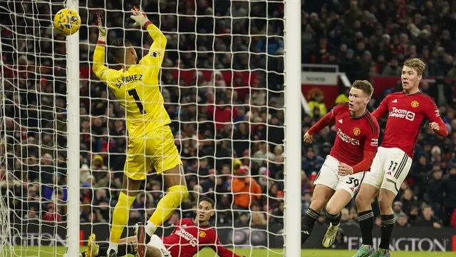 Foto: Aksi Scott McTominay Cetak Brace saat MU Tampil Solid Mengalahkan Chelseaq