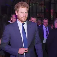 Pangeran Harry (via dailymail.co.uk)