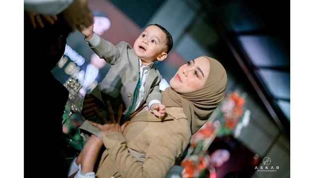 6 Potret Peluncuran Lagu Baru Lesti Kejora 'Insan Biasa', Dihadiri Rekan Artis