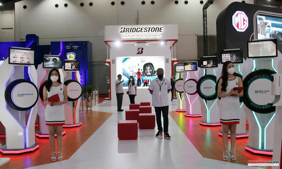 Bridgestone memberikan diskon ban di IIMS Hybrid 2022