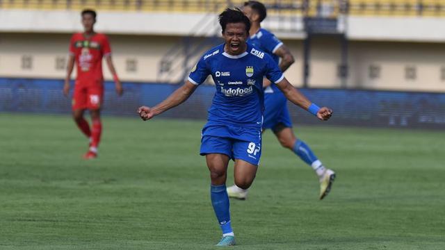 Bek Persib Bandung, Edo Febriansah.
