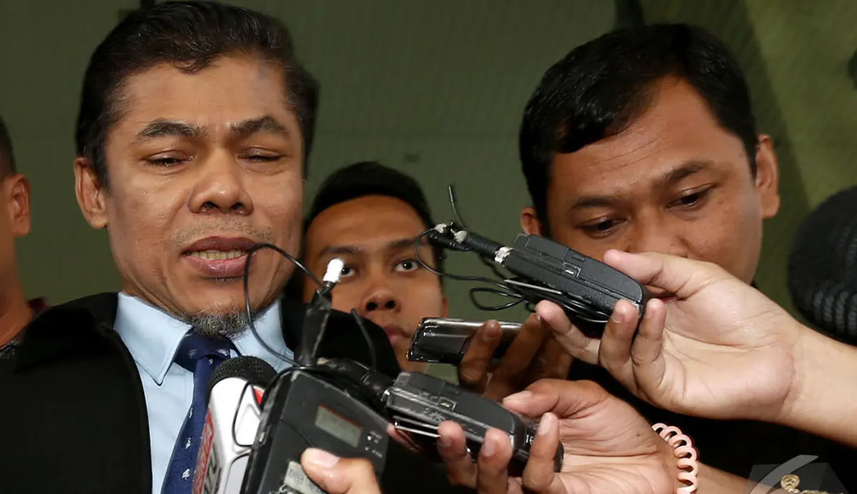 Muhammad Yusuf menjawab pertanyaan wartawan seusai mengadakan pertemuan dengan KPK digedung Komisi Pemberantasan Korupsi, Jakarta, Kamis (23/10/2014) (Liputan6.com/Miftahul Hayat) 