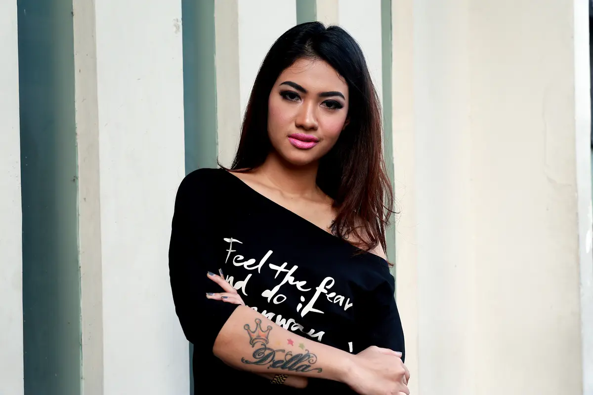 [Bintang] Della Perez