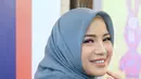 Belakangan ini artis cantik Chacha Frederica memutuskan untuk mengenakan hijab. Meski menekuni kariernya di dunia entertainment, ia tidak takut sepi job. (Adrian Putra/Bintang.com)