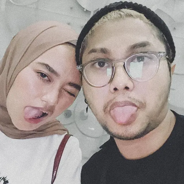 suami Indira Kalistha yang bernama Gustaf sempat pasang badan dengan membela sang istri. (https://www.instagram.com/p/CAKm1T3hH6_/)