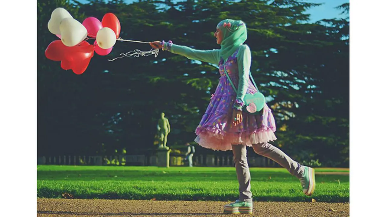 Pecinta Gaya Lolita, Tapi Berjilbab? Ini Dia Inspirasinya!