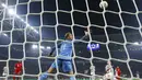 Proses gol penyeimbang Juventus yang dicetak oleh Stefano Sturaro ke gawang Bayern Munchen. Gol penyeimbang ini dicetak pada menit ke-76 melalui umpan dari Alvaro Morata. (Reuters/Stefano Rellandini)