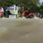 Banjir bandang setinggi 2 meter menerjang kecamatan Sepuluh. Selain itu, ratusan rumah tergenang banjir air rob. 