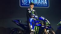 Pembalap Monster Energy Yamaha, Maverick Vinales, pada peluncuran motor baru MotoGP 2019 di Hotel Four Seasons, Jakarta, Senin (4/2/2019). (Bola.com/Benediktus Gerendo Pradigdo)