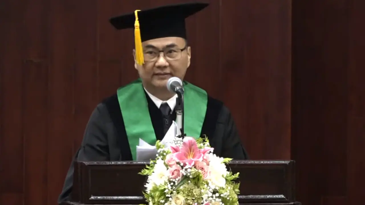 Prof. DR. dr. Hanifah Oswari SpA(K) (Foto: Tangkapan layar Youtube Medicine UI)