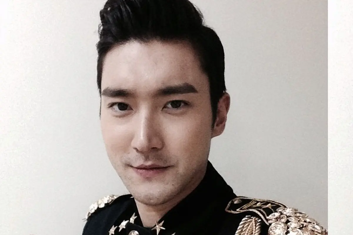 Gunakan Simbol Agama, Siwon Super Junior Diprotes Penggemar