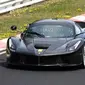 LaFerrari XX mengemas mesin V6 turbo yang mirip dengan ruang pacu mobil Formula One (F1).